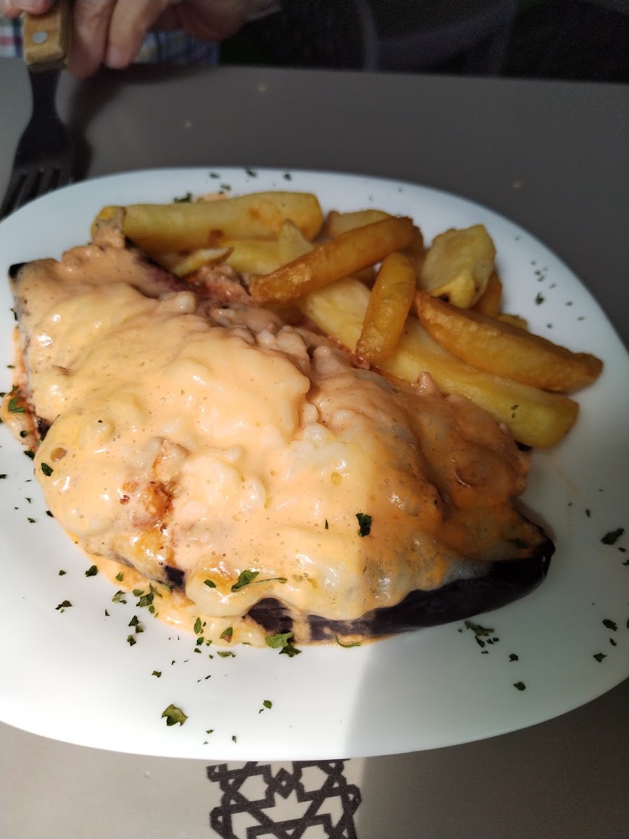 La Buena Tapa Cerveceria Photo 4