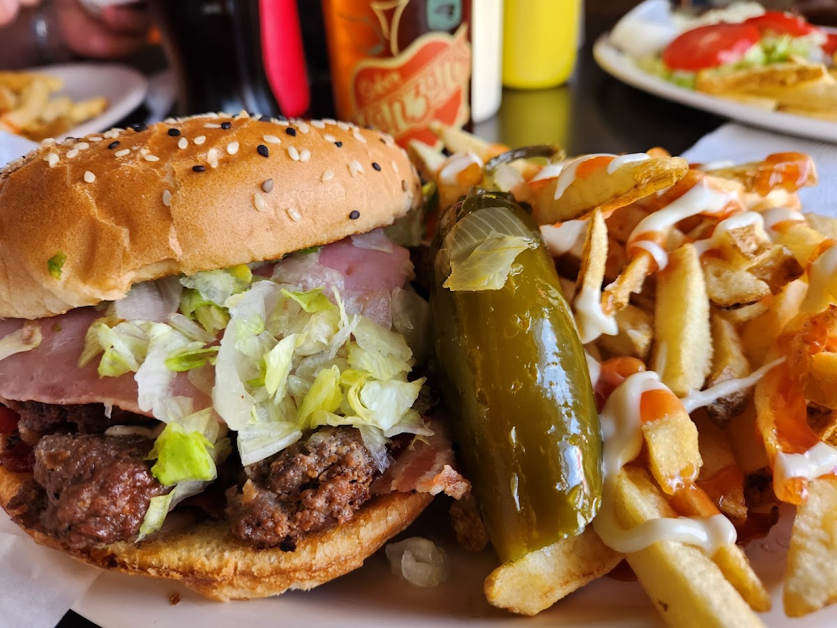 Rafas Burger Photo 2