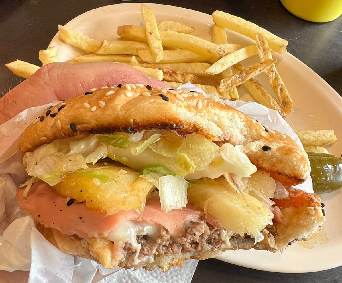 Rafas Burger Photo 9