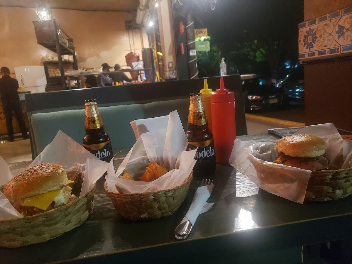 Hamburguesas Papanoa Photo 7