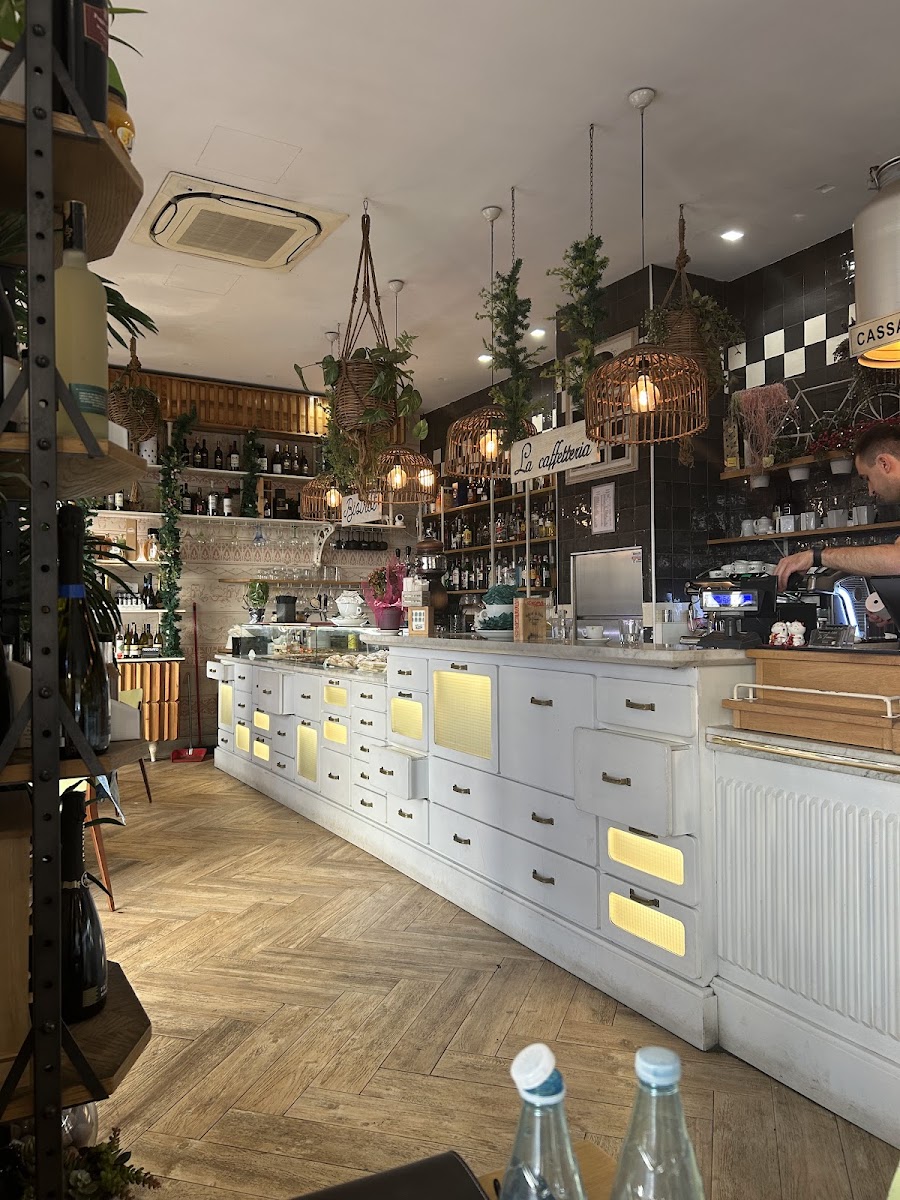 Bistrot de Paris La Femme Photo 1