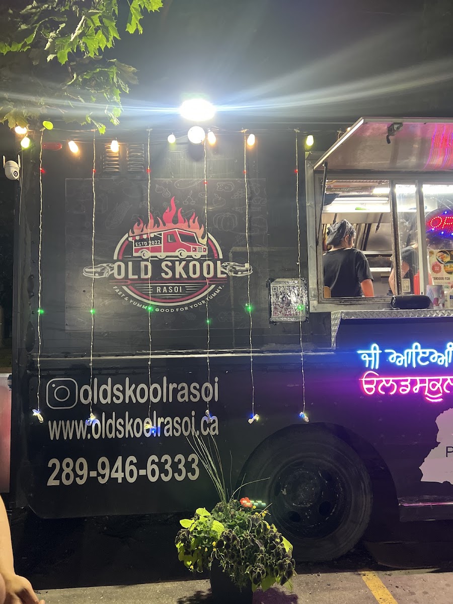 Oldskool Rasoi ( Bramalea )(at esso gas station)