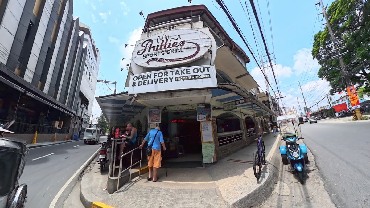Phillies Sports Grill & Bar Photo 4