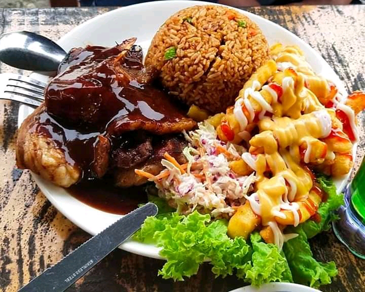 Delicious pallet house Photo 6