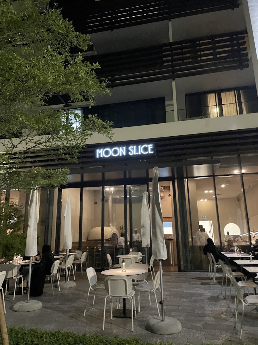 Moon Slice Pizza, Sharjah
