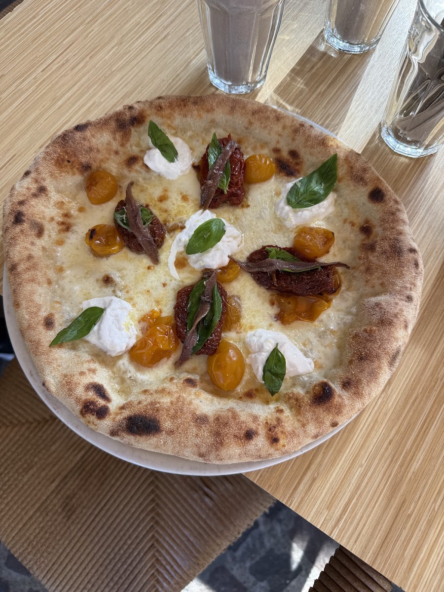 32 Pizza & Bar Photo 3