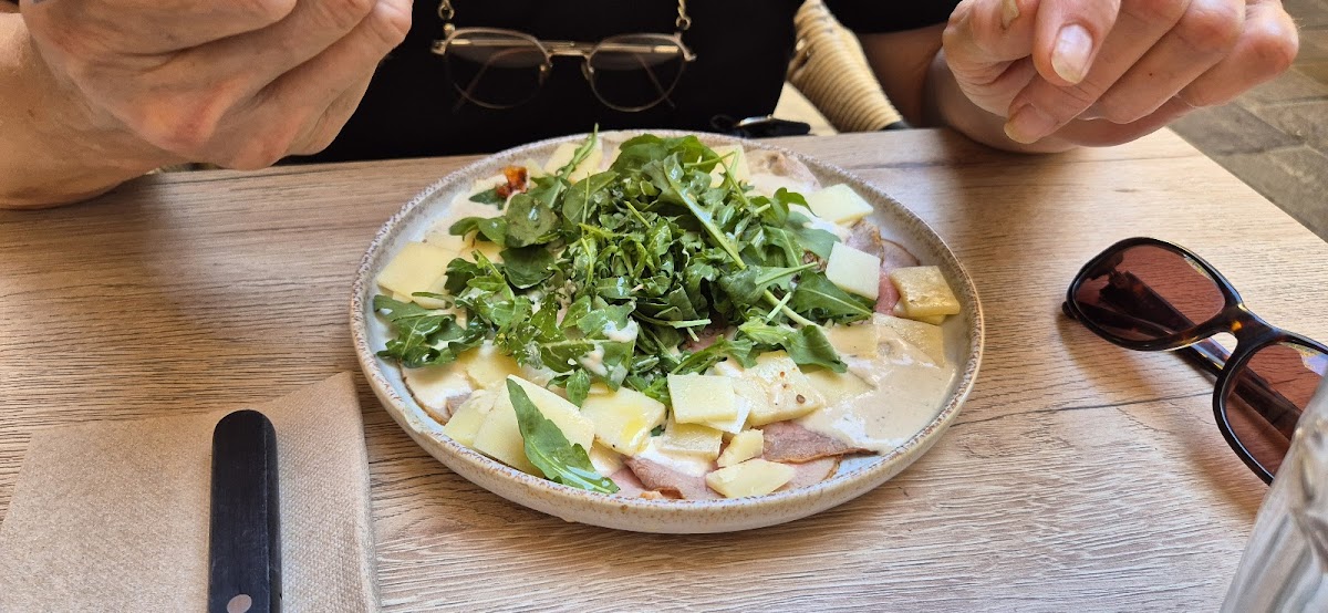 32 Pizza & Bar Photo 8