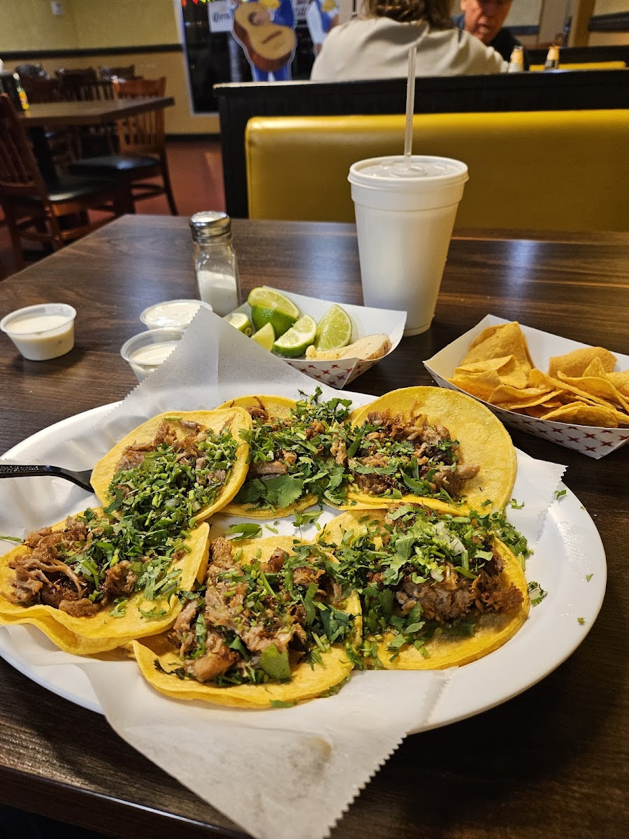 Los Charros Taquerria Photo 9