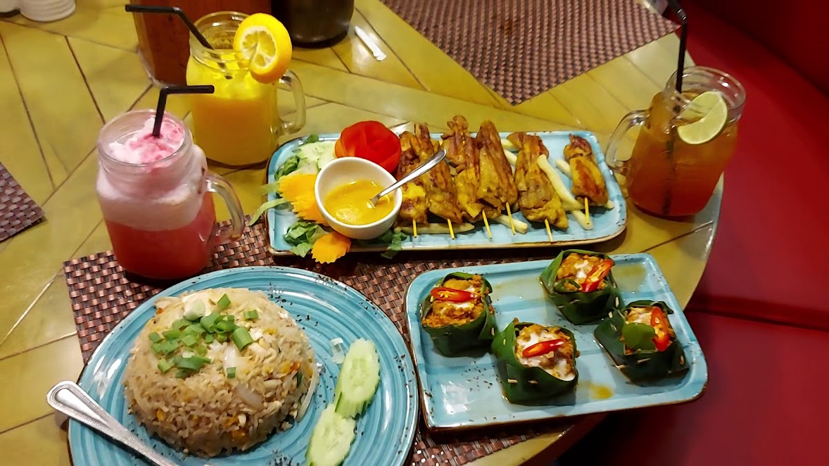 Bangkok Town Restaurant Photo 2