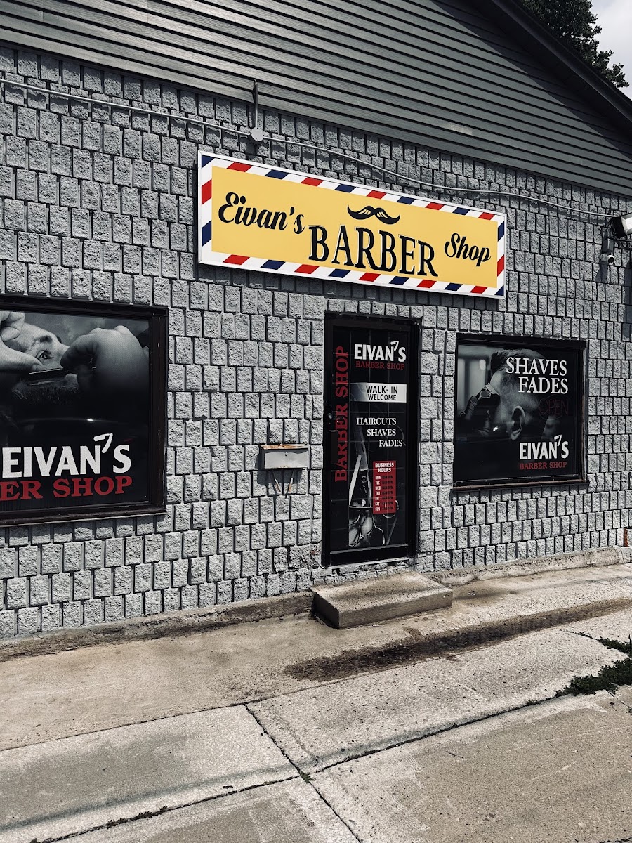 Eivans Barbershop Photo 3