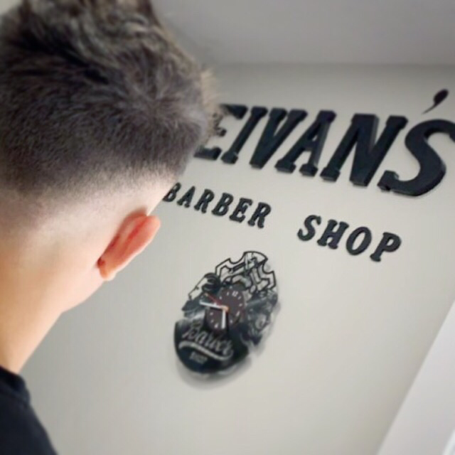Eivans Barbershop Photo 4