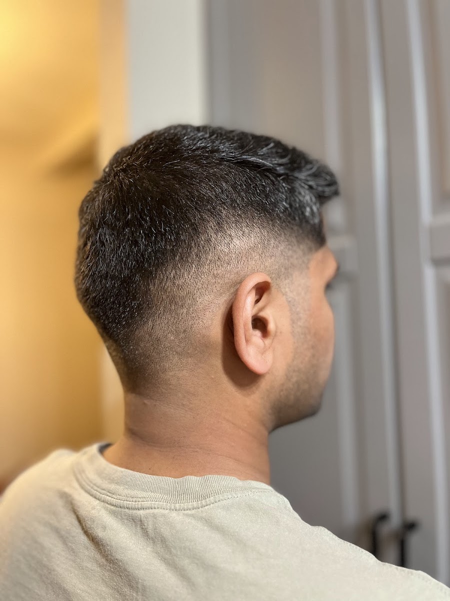 Eivans Barbershop Photo 5