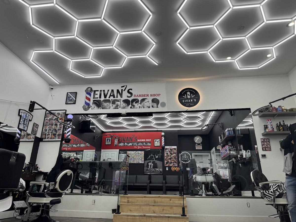 Eivans Barbershop Photo 9