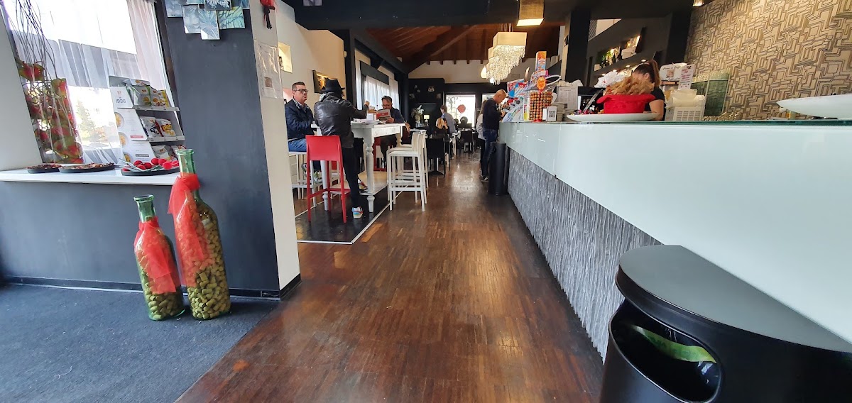 La Tosteria Photo 3