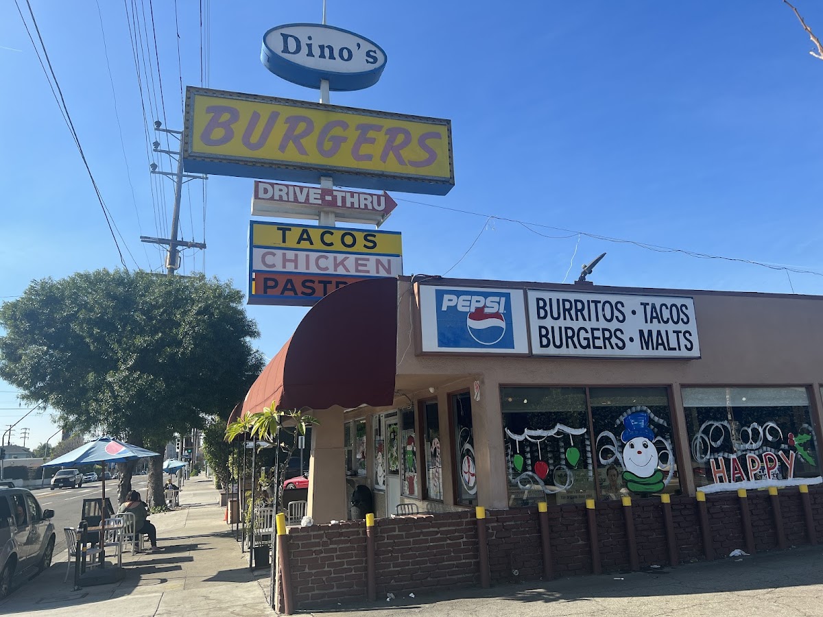 Dino's Main St. Photo 1