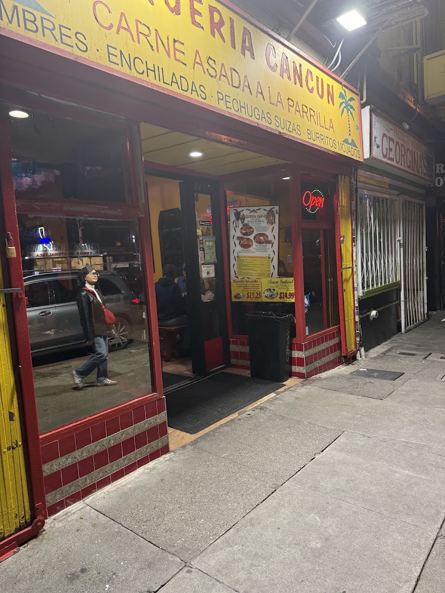 Taqueria Cancun Photo 3