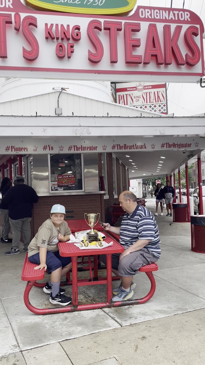 Pat's King of Steaks Photo 2
