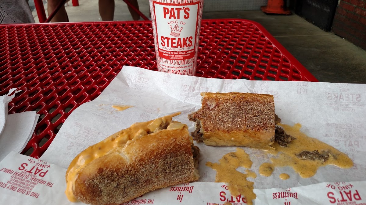 Pat's King of Steaks Photo 6