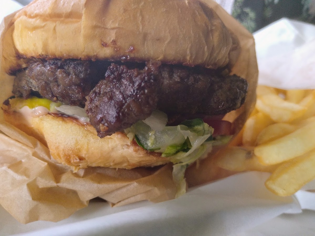 R Burgers Photo 10