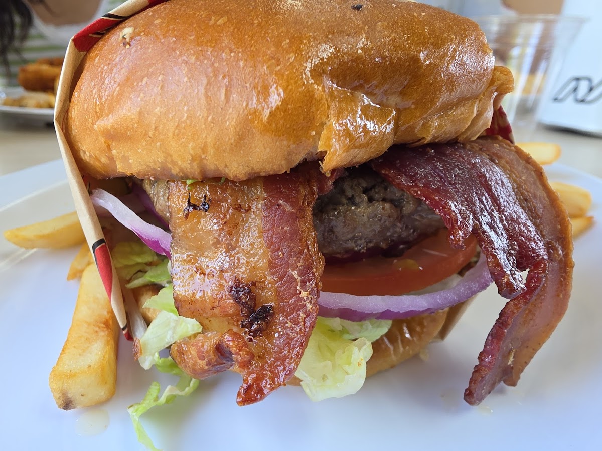 R Burgers Photo 4