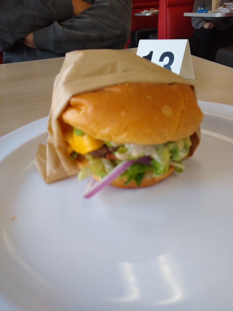 R Burgers Photo 8