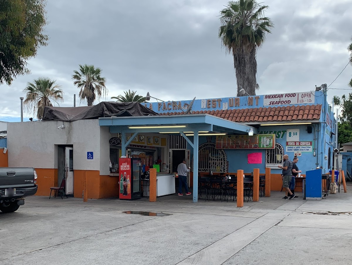 La Fachada