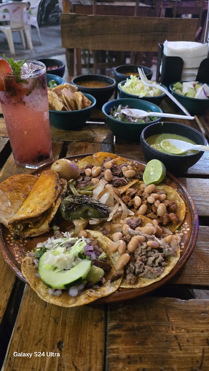 El Tapatío, taquería Photo 6