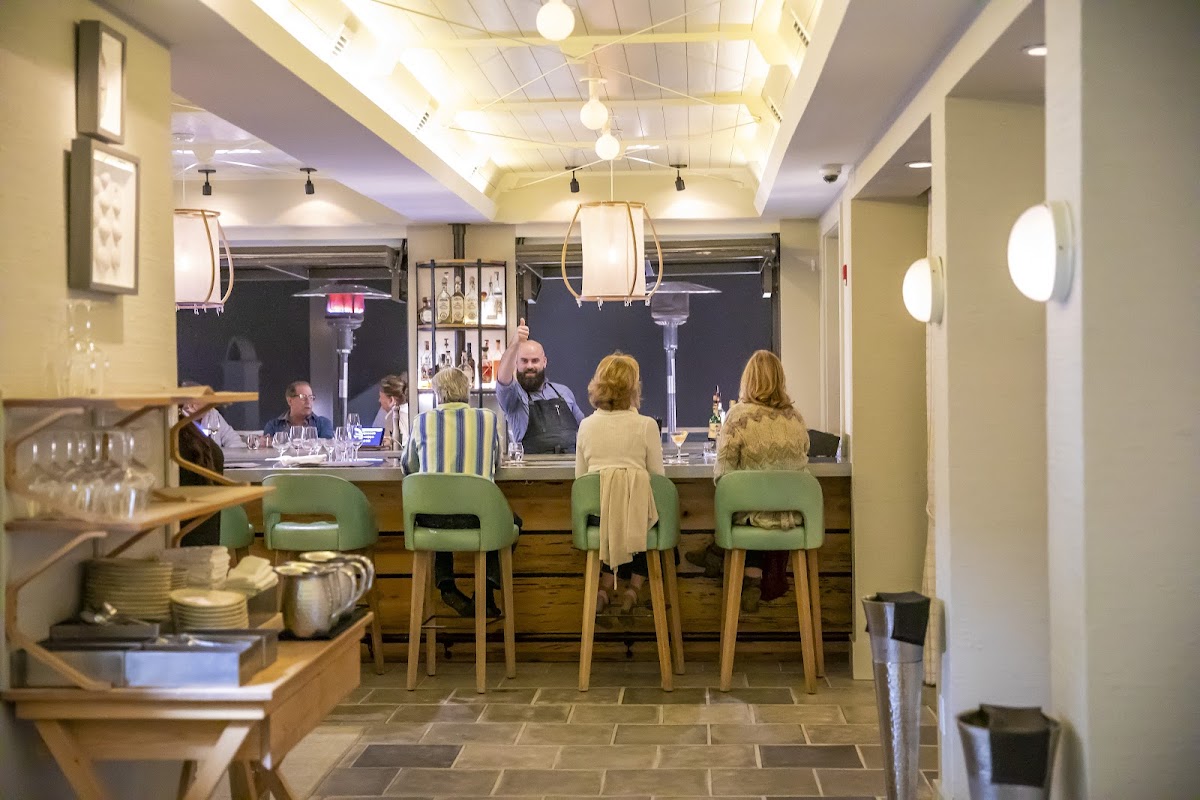 Pescado Seafood Grill & Rooftop Bar
