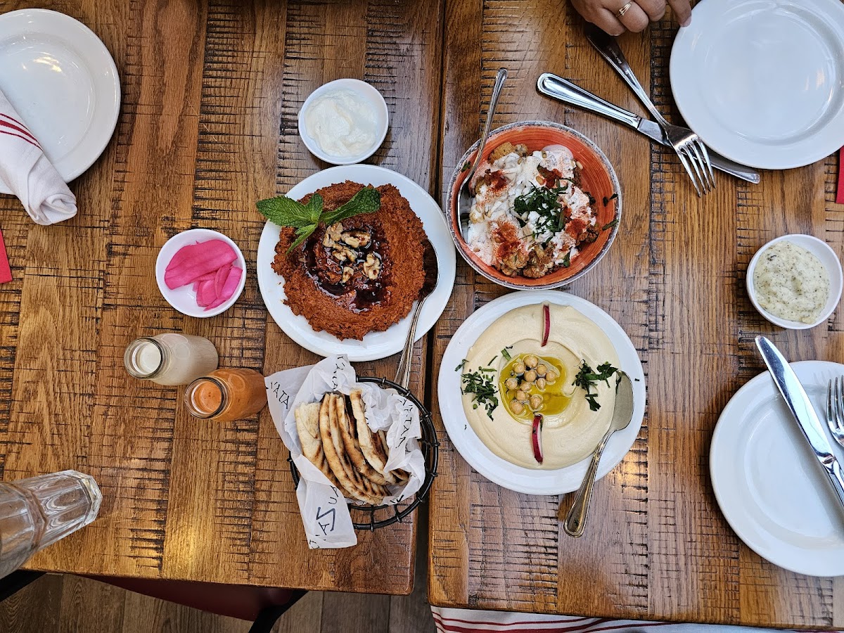 Au Za'atar - East Village Photo 6