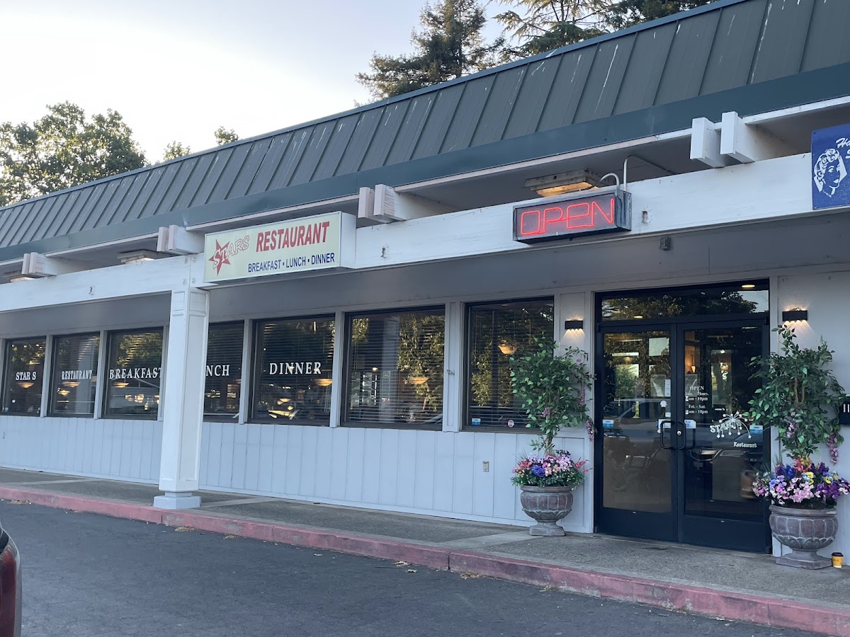 Stars Restaurant Photo 1