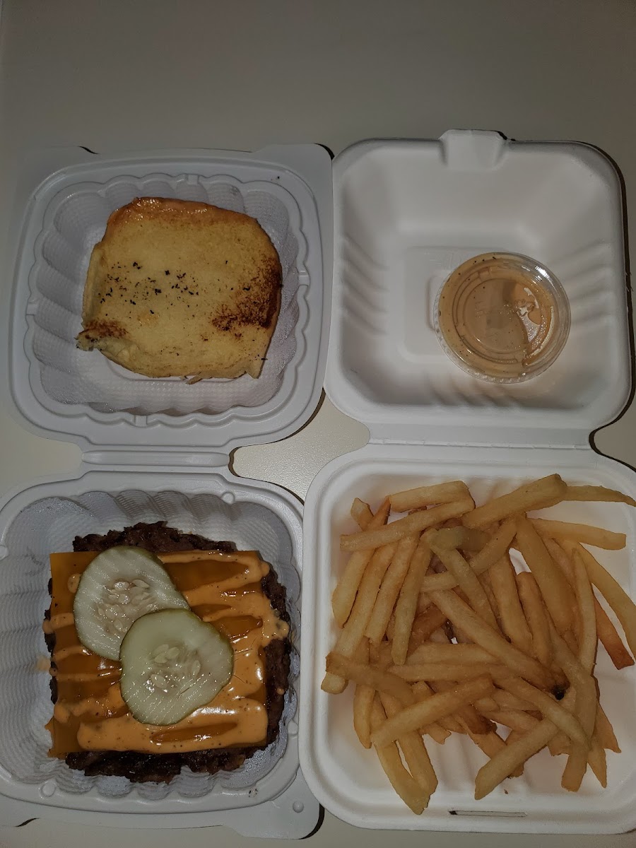 Easy Street Burgers Photo 10