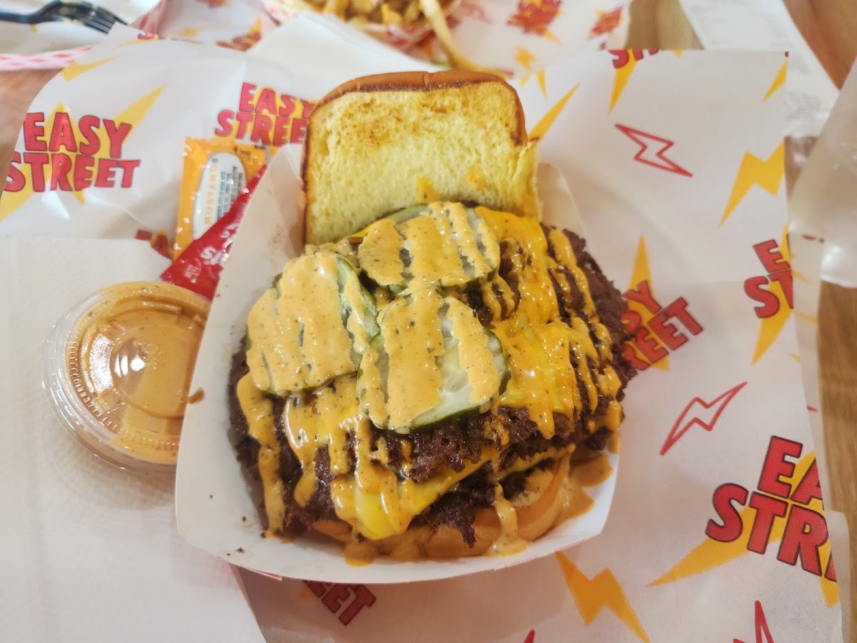 Easy Street Burgers Photo 5