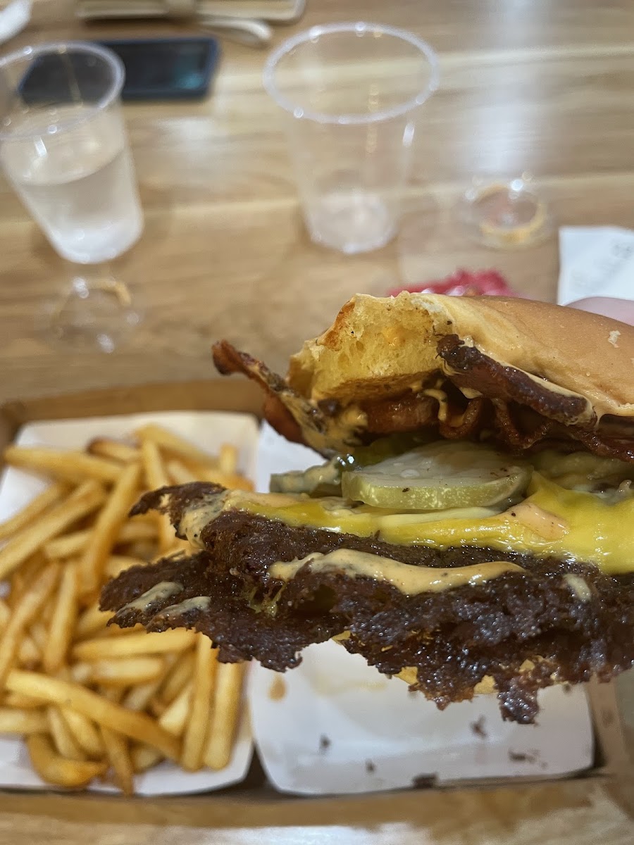 Easy Street Burgers Photo 7