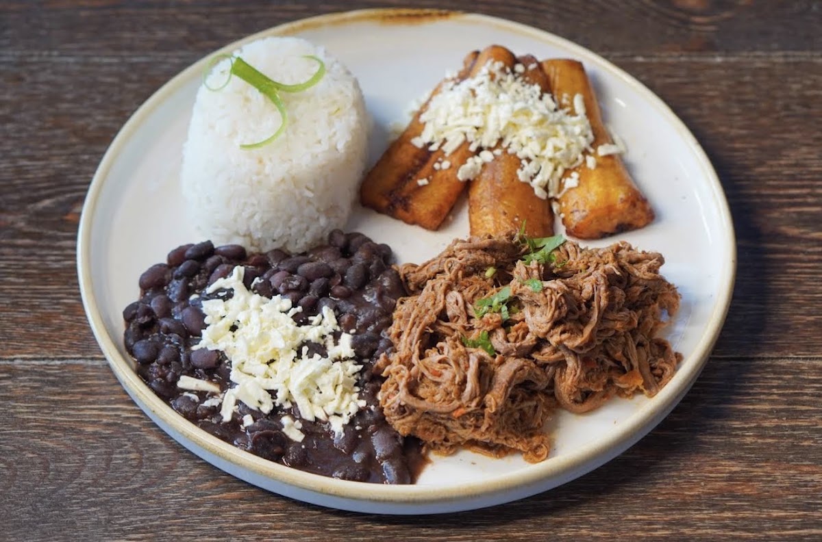 Doggi's Arepa Bar Photo 3