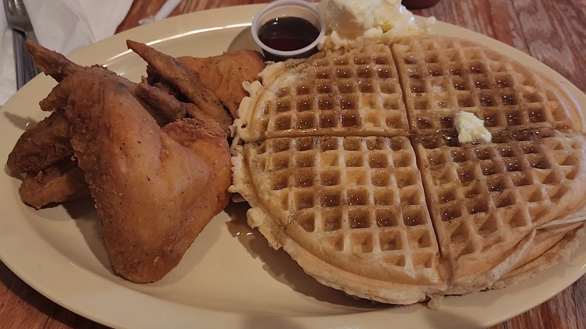 Roscoe's Chicken & Waffles Photo 2