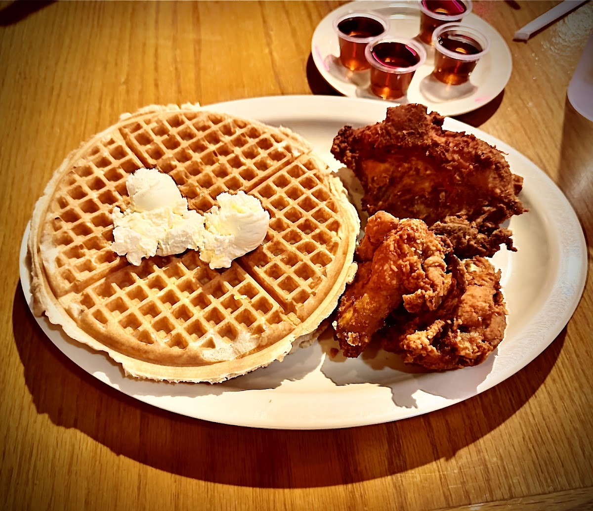 Roscoe's Chicken & Waffles Photo 3