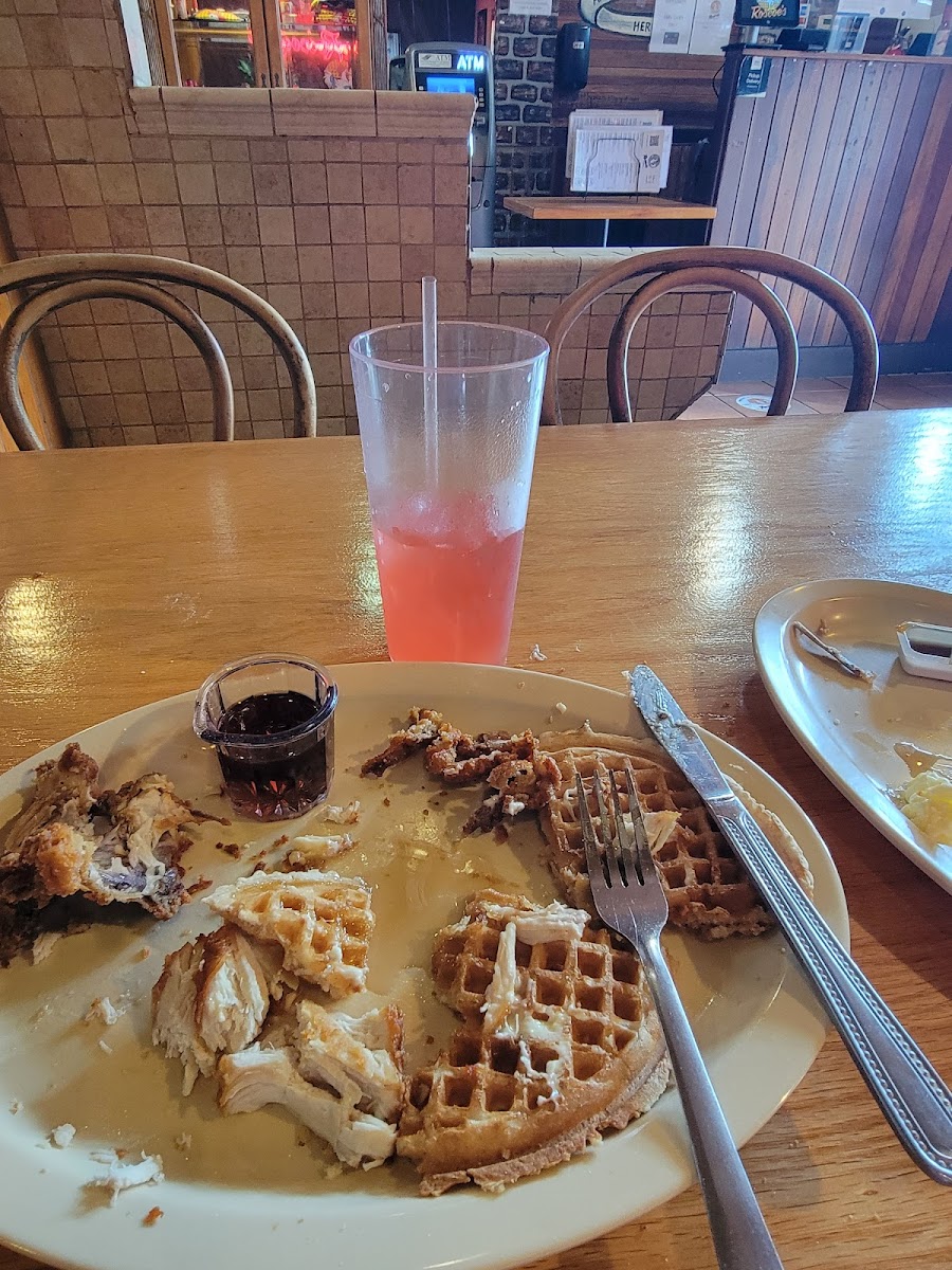 Roscoe's Chicken & Waffles Photo 9