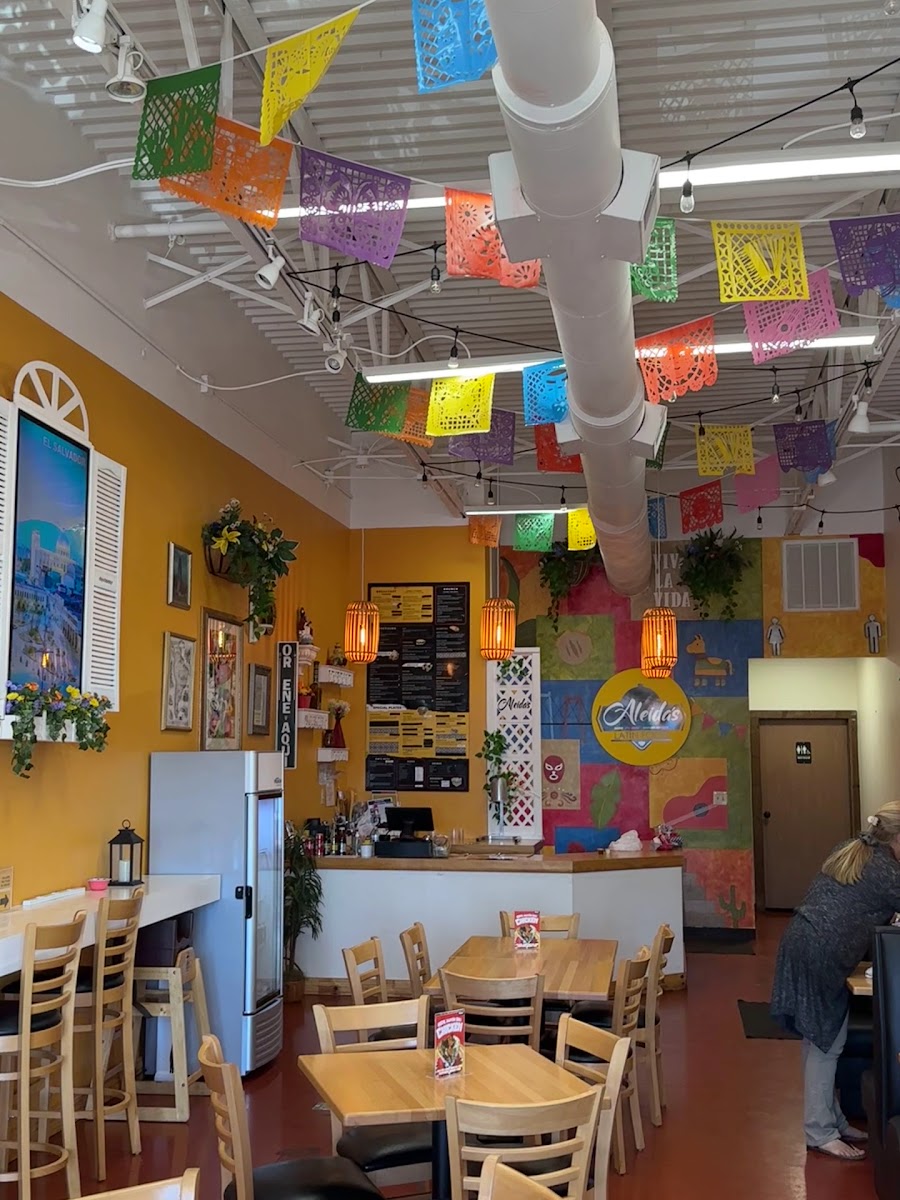 Aleidas Restaurant Photo 2