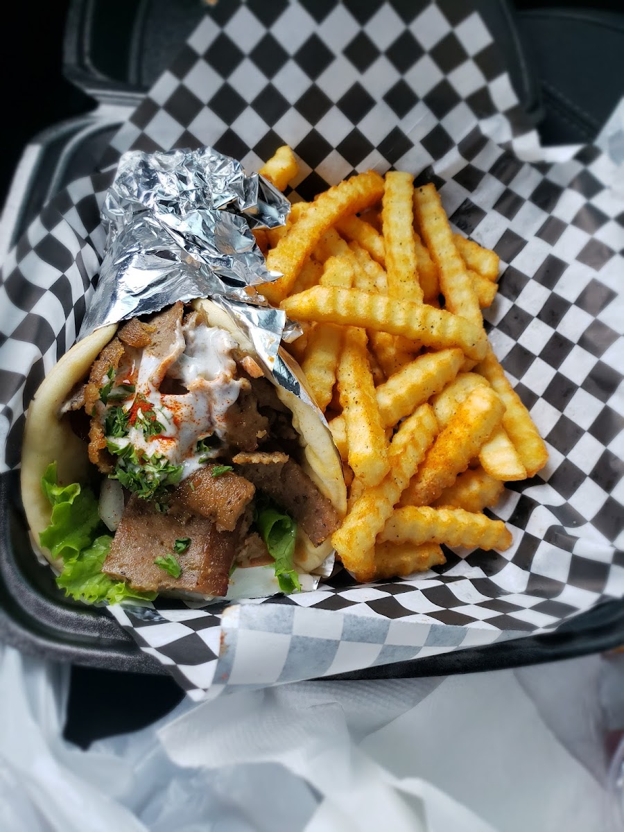 Stop-N-Go Gyros Photo 7