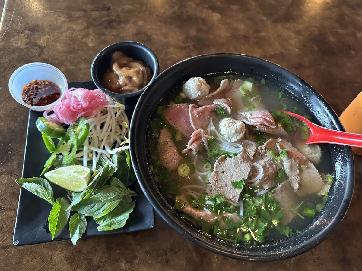 DaLat Vietnamese Restaurant and Bar Photo 5