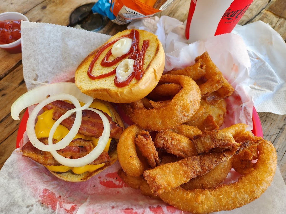 Beth's Burger Bar Photo 5