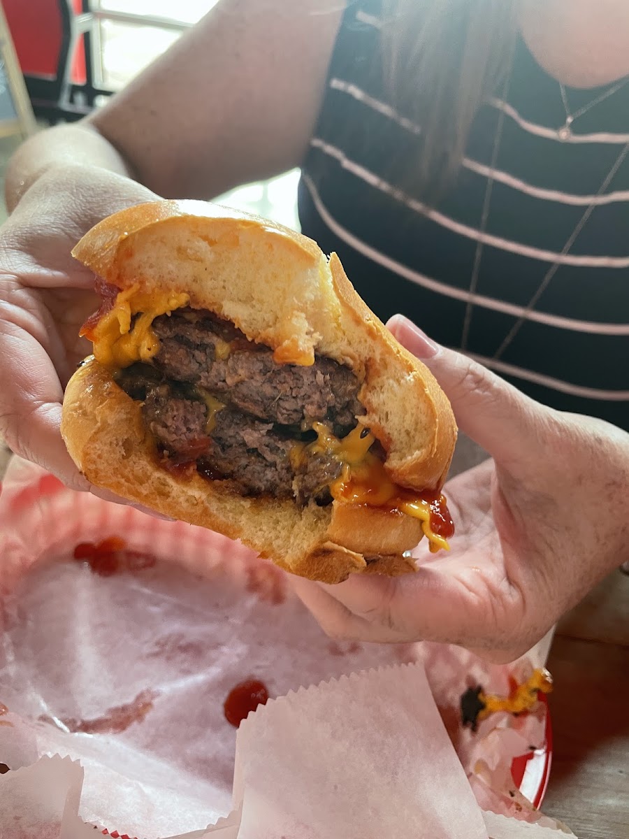 Beth's Burger Bar Photo 9