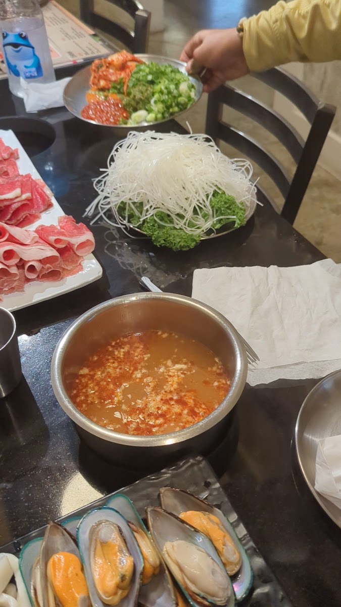 9292 Shabu Photo 2