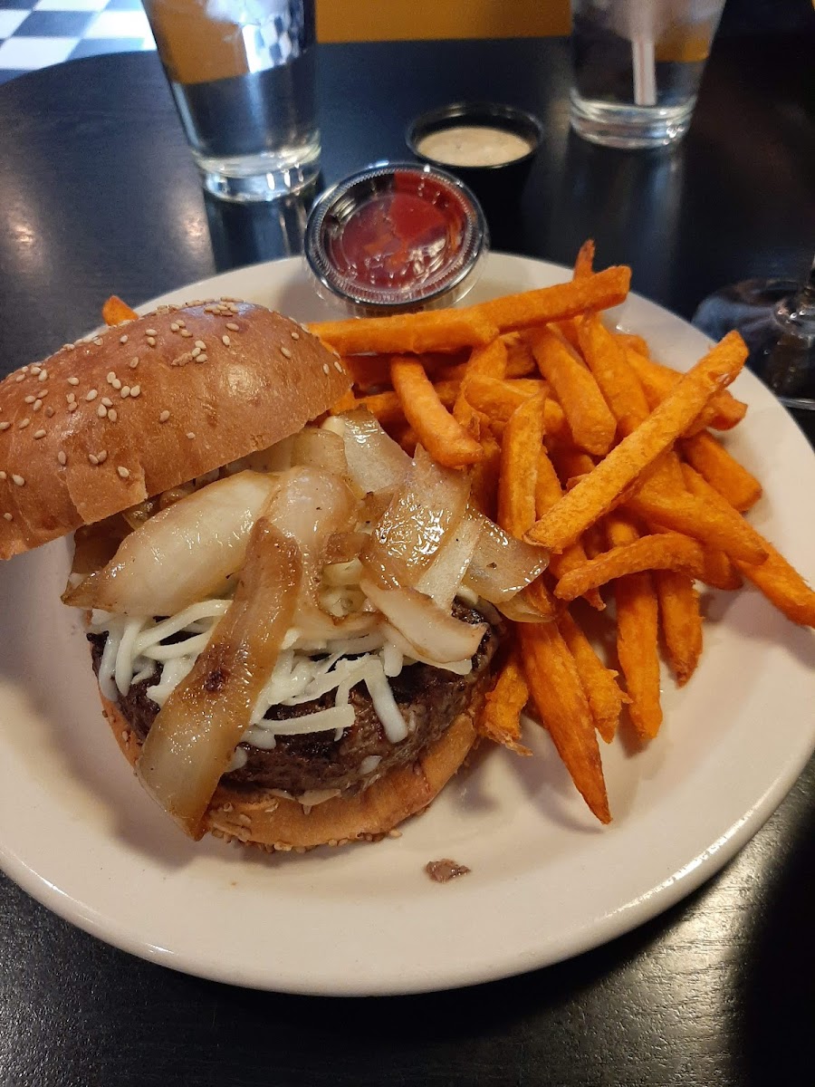 District 7 Grill Photo 8