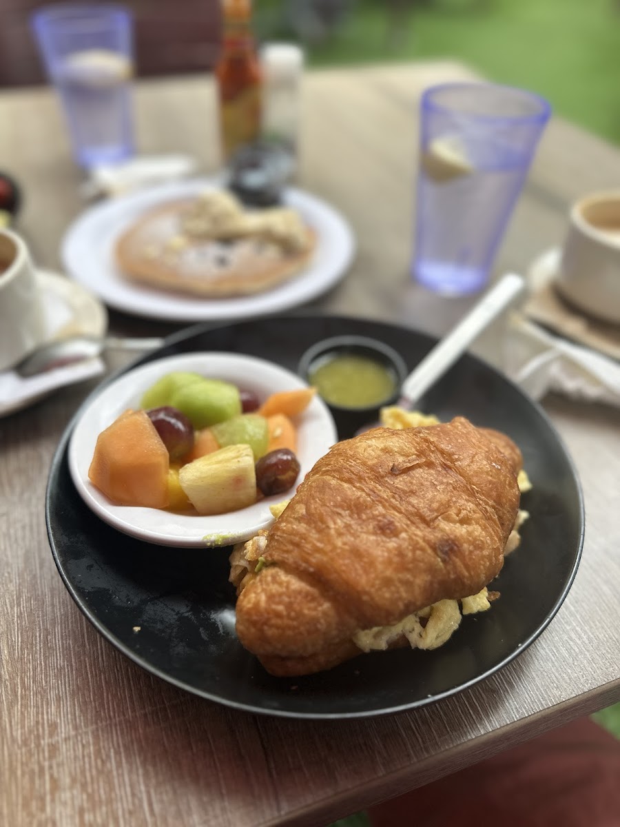 Empire Café Photo 3