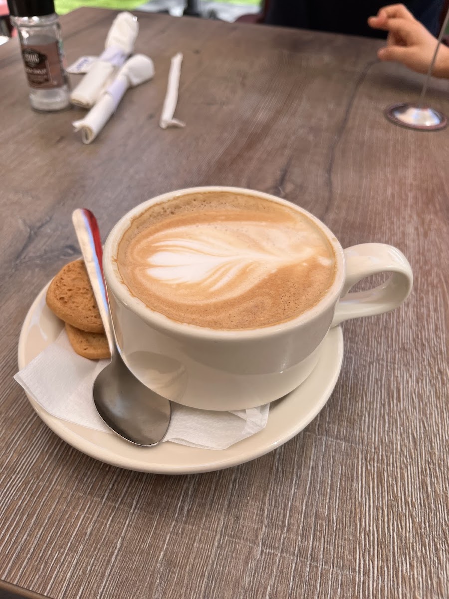 Empire Café Photo 4