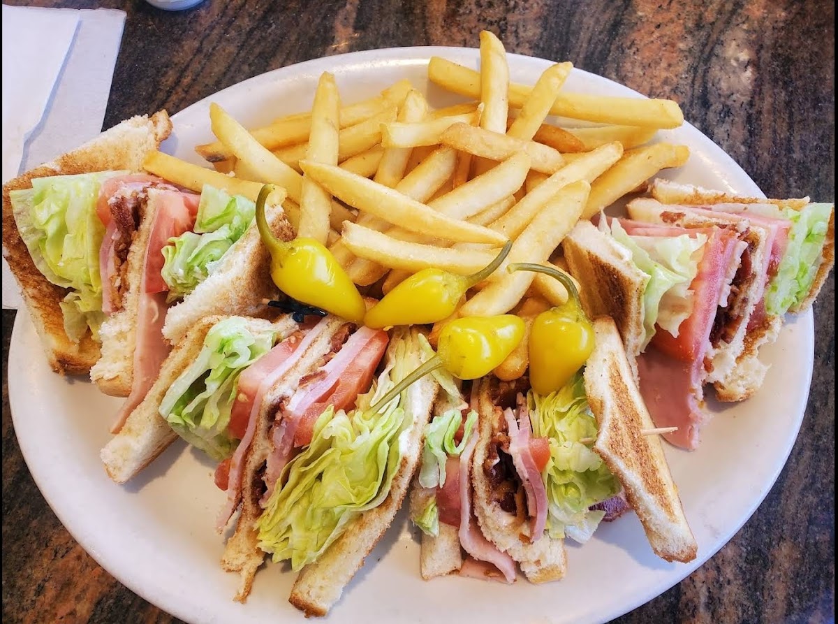 Golden Eagle Restaurant Photo 8