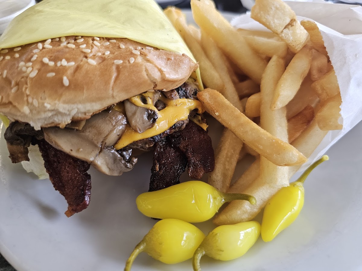 Golden Eagle Restaurant Photo 9