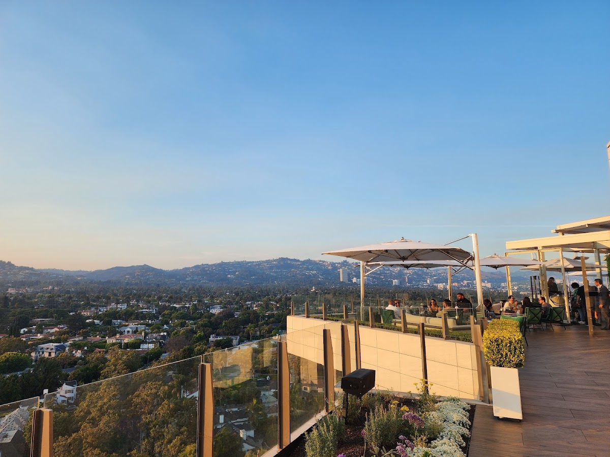 The Rooftop Beverly Hills Photo 4