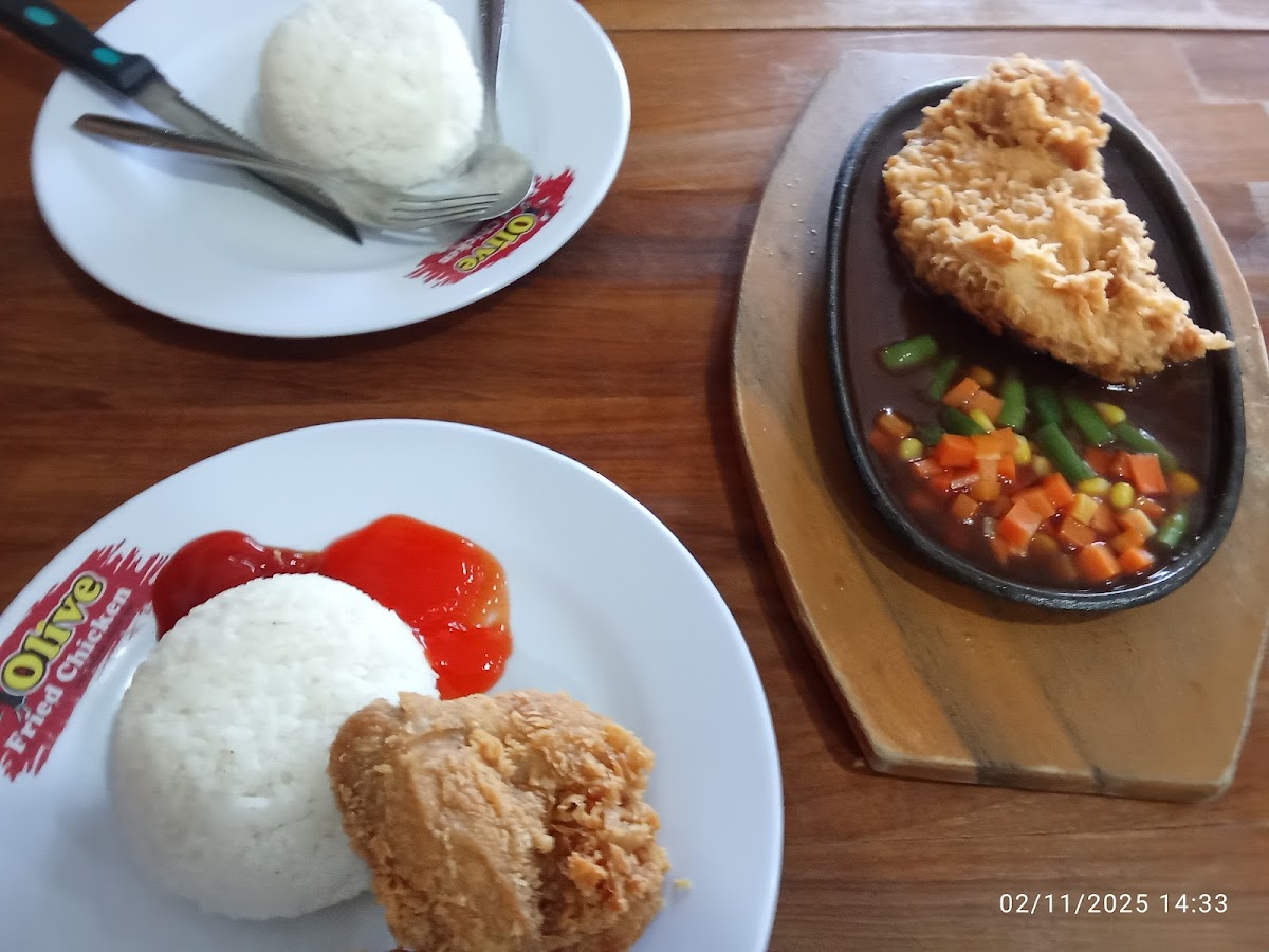 Olive Fried Chicken Wirotaman Photo 3